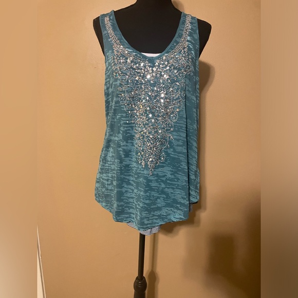 true self Tops - Double Sleeveless top with a sequins front design